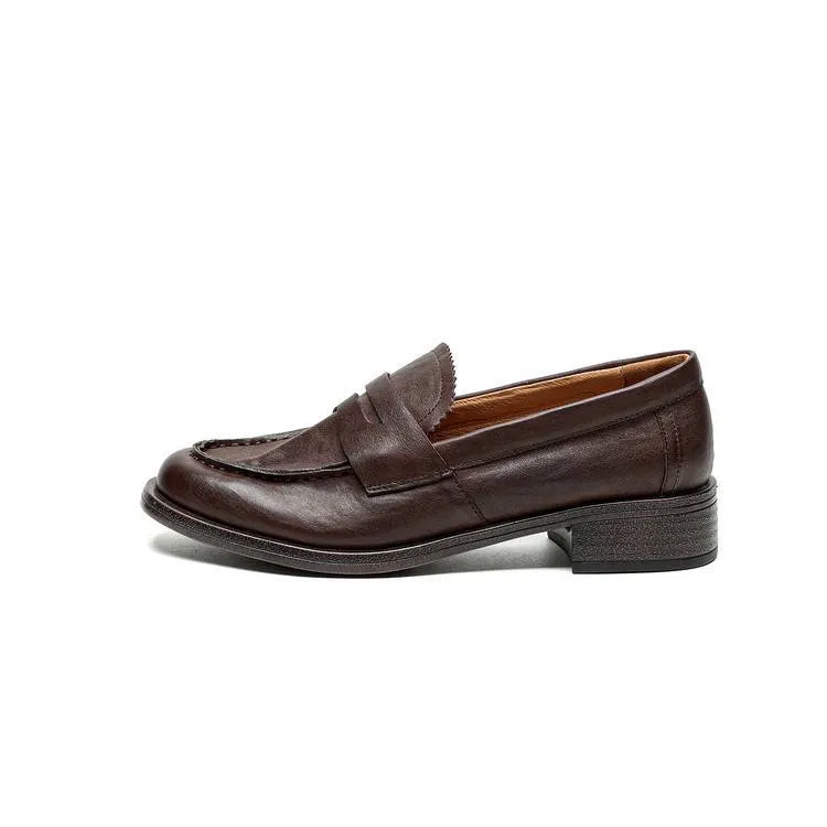 Genuine leather slip-on loafers for women, available in black and brown, perfect for autumn. Chunky heel, mid-heel, cowhide, round toe.