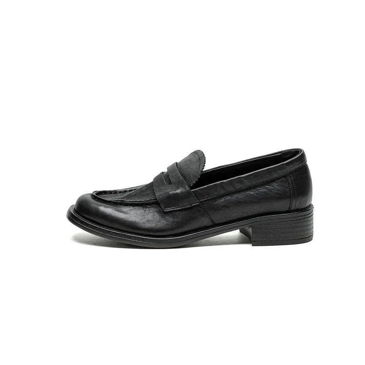 Genuine leather slip-on loafers for women, available in black and brown, perfect for autumn. Chunky heel, mid-heel, cowhide, round toe.