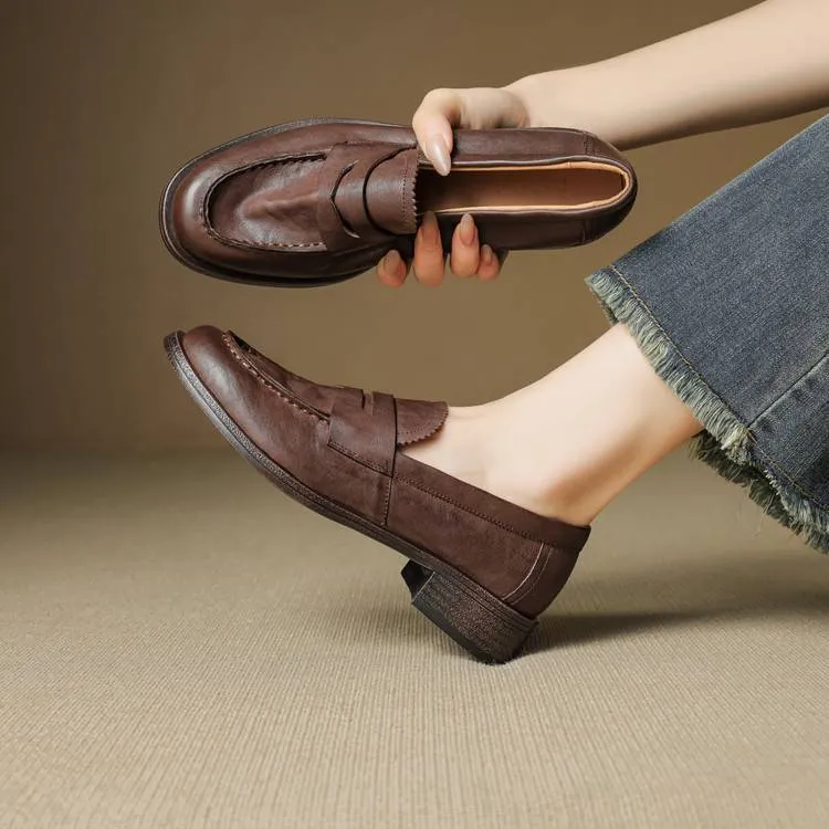 Genuine leather slip-on loafers for women, available in black and brown, perfect for autumn. Chunky heel, mid-heel, cowhide, round toe.