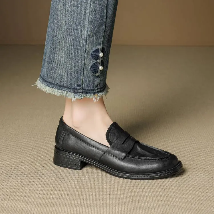 Genuine leather slip-on loafers for women, available in black and brown, perfect for autumn. Chunky heel, mid-heel, cowhide, round toe.