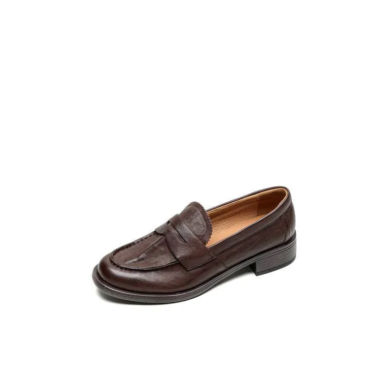 Genuine leather slip-on loafers for women, available in black and brown, perfect for autumn. Chunky heel, mid-heel, cowhide, round toe.