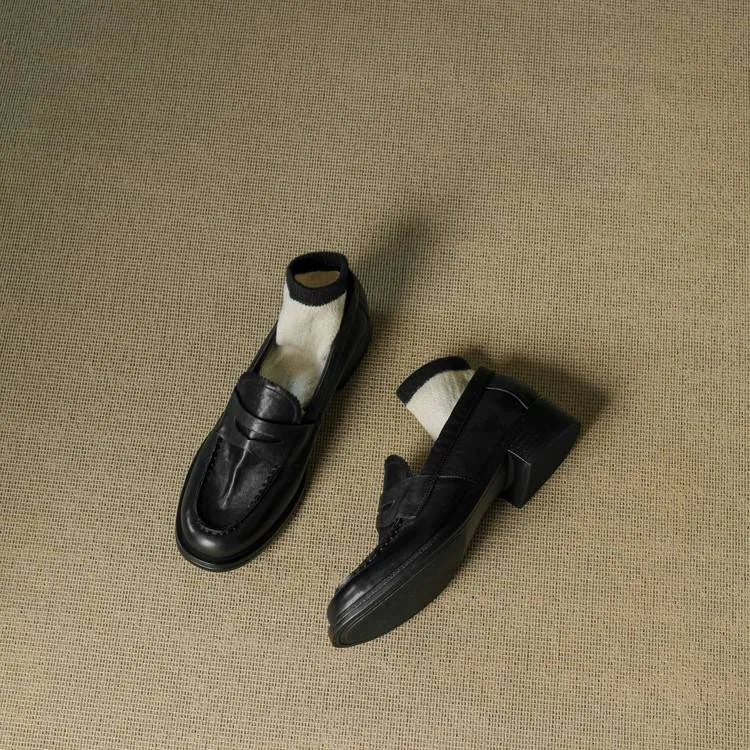 Genuine leather slip-on loafers for women, available in black and brown, perfect for autumn. Chunky heel, mid-heel, cowhide, round toe.