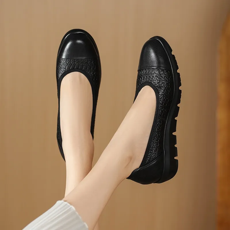 Autumn round-toe platform flats, comfortable sheepskin women's shoes, brown and black.