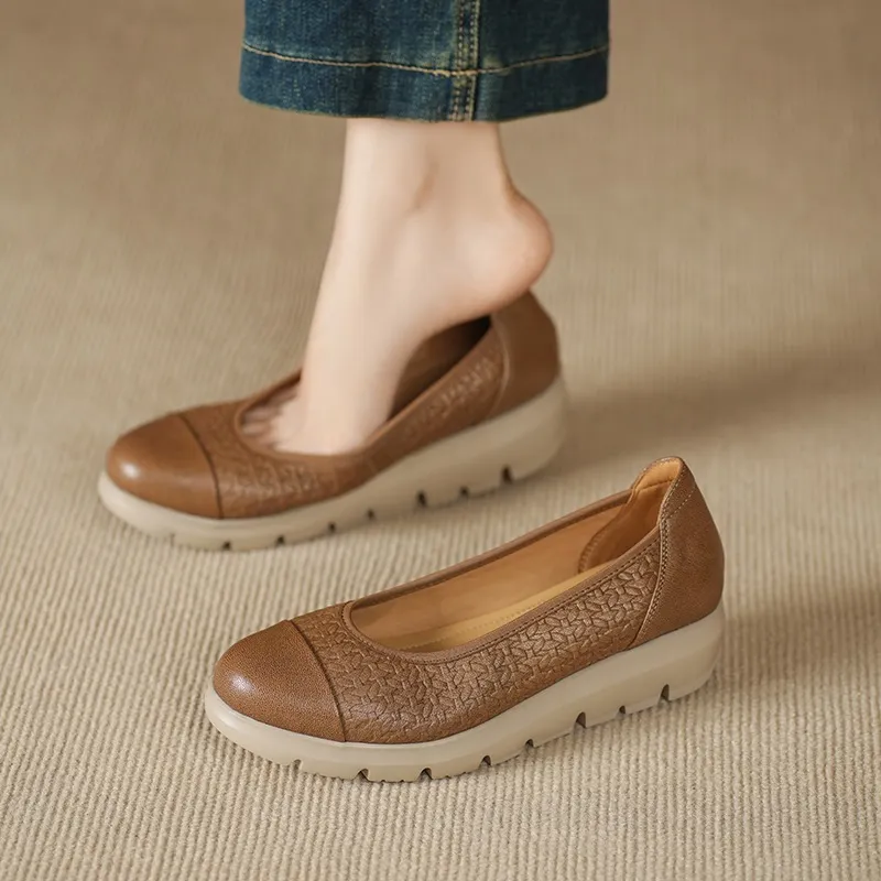 Autumn round-toe platform flats, comfortable sheepskin women's shoes, brown and black.