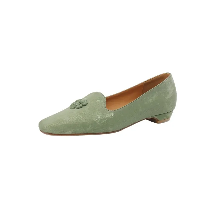Fashionable Spring and Autumn French-style Chinese-style New Chinese style single shoes with skirts, soft soles, and floral decorations.