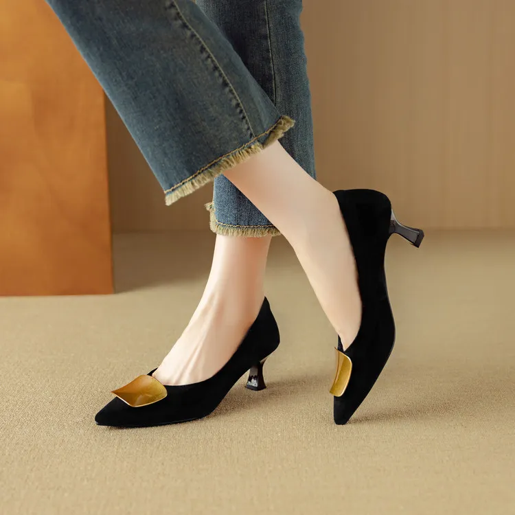 Autumn pointed-toe low-cut single shoes with stiletto heels, French retro style, metal buckle women's shoes, 9-3L