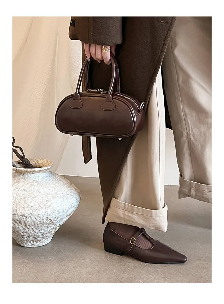 Retro burgundy spring and autumn T-strap flat Mary Jane shoes, sheepskin pointed toe low heel single shoes for women