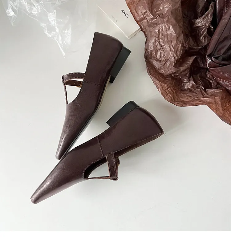 Retro burgundy spring and autumn T-strap flat Mary Jane shoes, sheepskin pointed toe low heel single shoes for women
