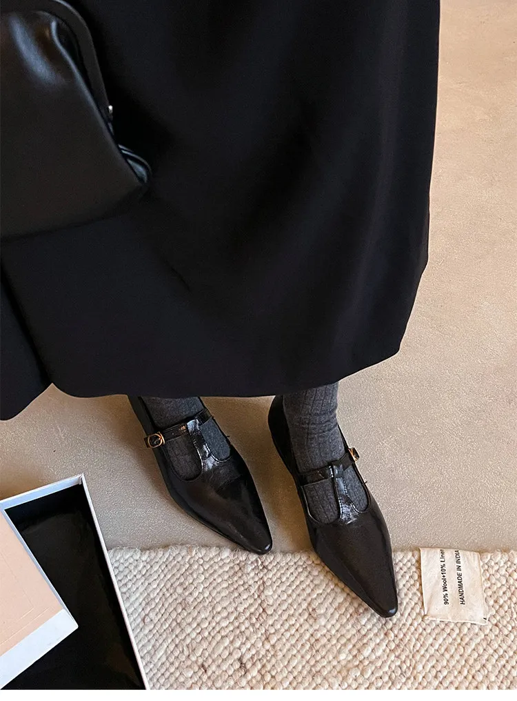 Retro burgundy spring and autumn T-strap flat Mary Jane shoes, sheepskin pointed toe low heel single shoes for women