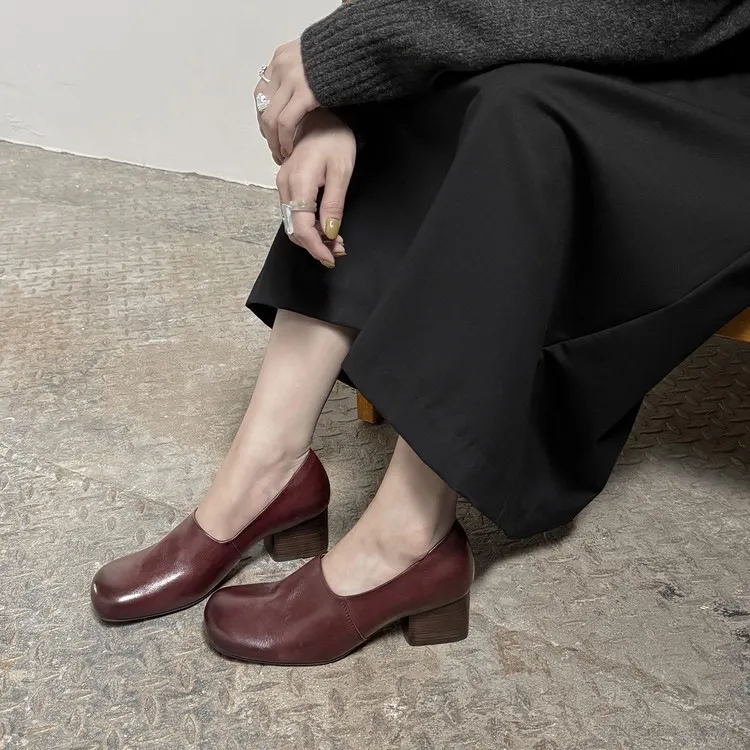 Autumn/Winter Mid-Heel Round Toe Distressed Leather Shoes, Soft and Comfortable Top-Grain Cowhide, Chunky Heel Women's Shoes