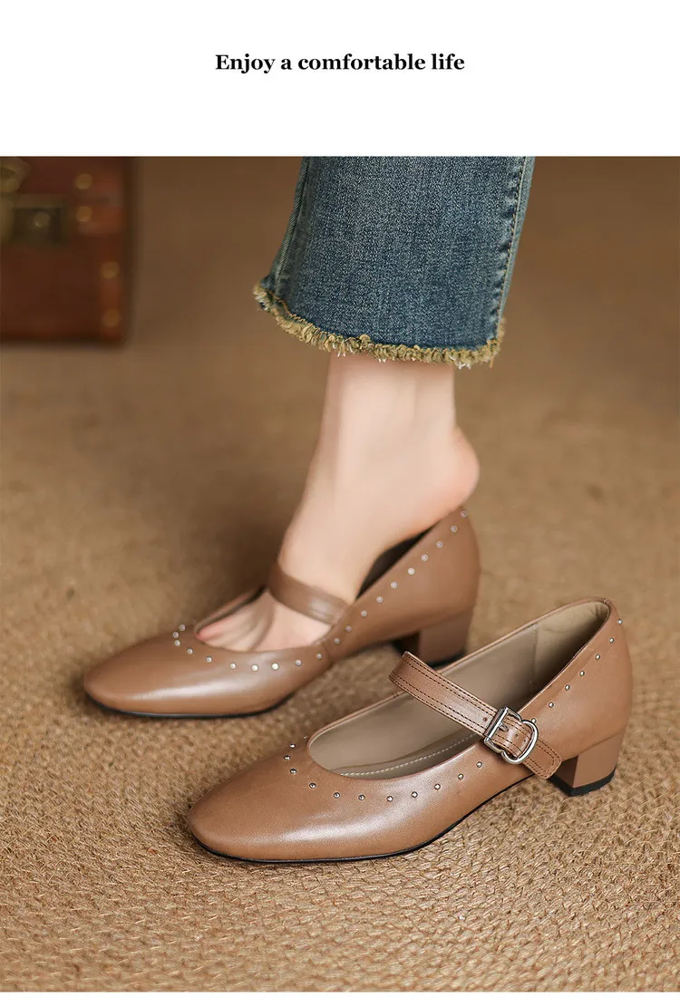 Early spring single shoes, round toe, buckle, chunky heel, solid color, simple women's shoes, fashionable plus size.