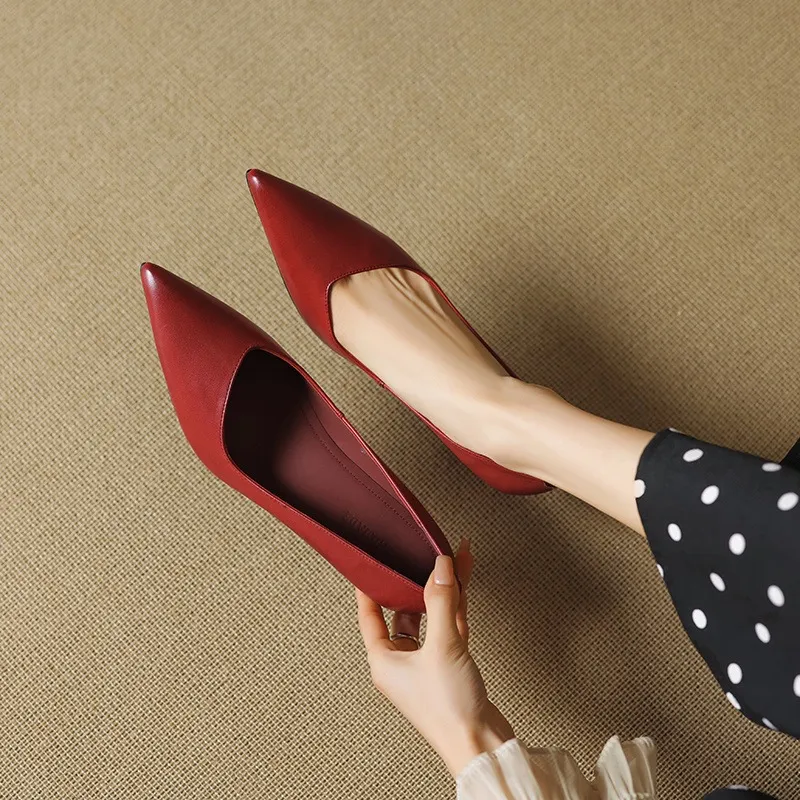 Women's leather shoes for all seasons, stylish pointed toe, 7cm stiletto heels, perfect for pairing with skirts, red and black slimming flats. - Red 34