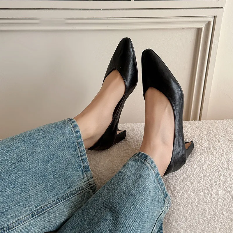 Spring single shoes, round toe, low-cut, chunky heel, high-heeled, fashionable slip-on women's shoes, size 4-6A. - Black 34