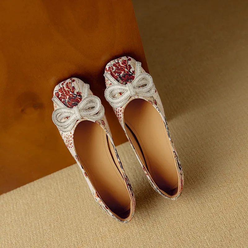 Spring/Summer Square Toe Flat Shoes with Embroidery, Chinese Style, Comfortable, and Bow-Tie - Red 34