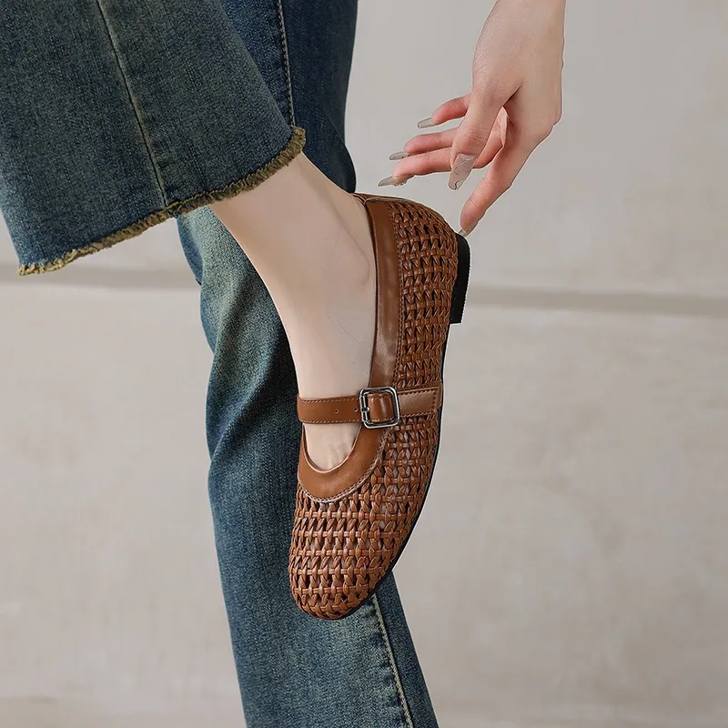 Woven women's shoes with one-strap openwork dance shoes, fashionable sandals, flat ballet flats - Brown 34