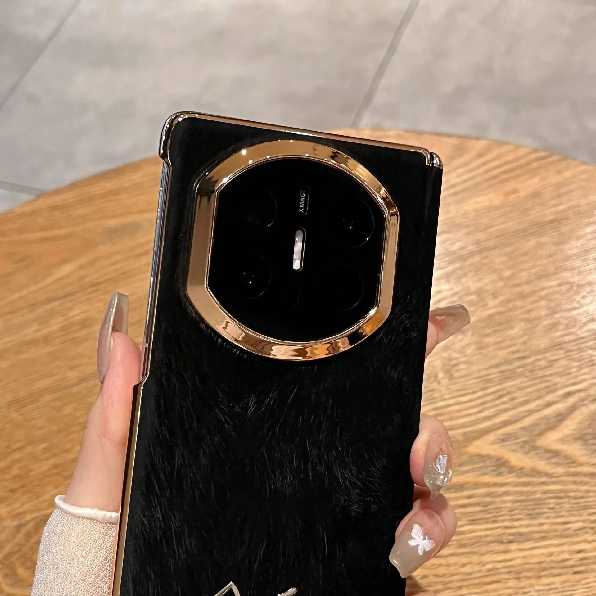Compatible with Huawei Mate X7 phone case, instantly transforms Mate X6 into X7 vegan leather Year of the Horse case, electroplated hinge, drop-proof protective case.