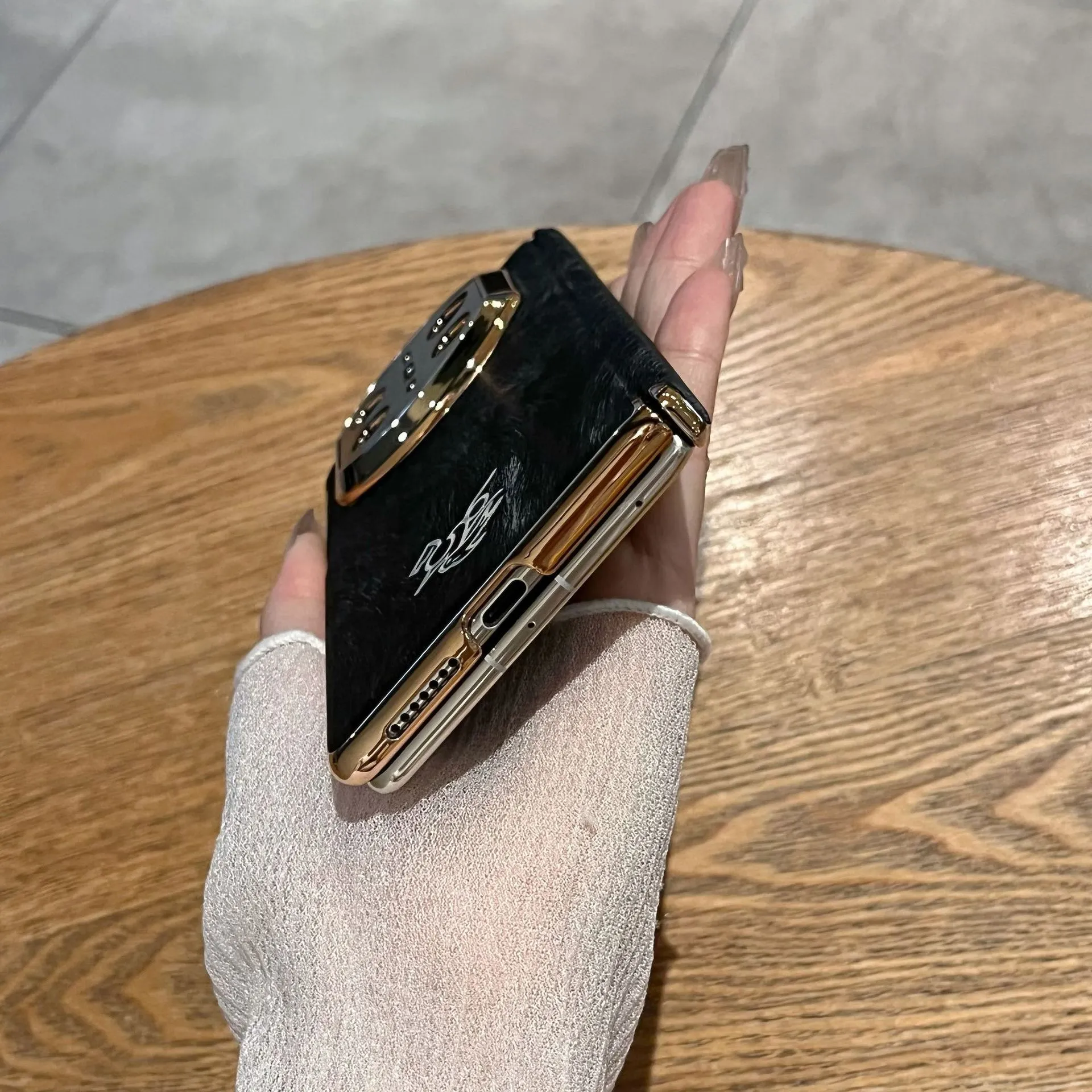 Compatible with Huawei Mate X7 phone case, instantly transforms Mate X6 into X7 vegan leather Year of the Horse case, electroplated hinge, drop-proof protective case.