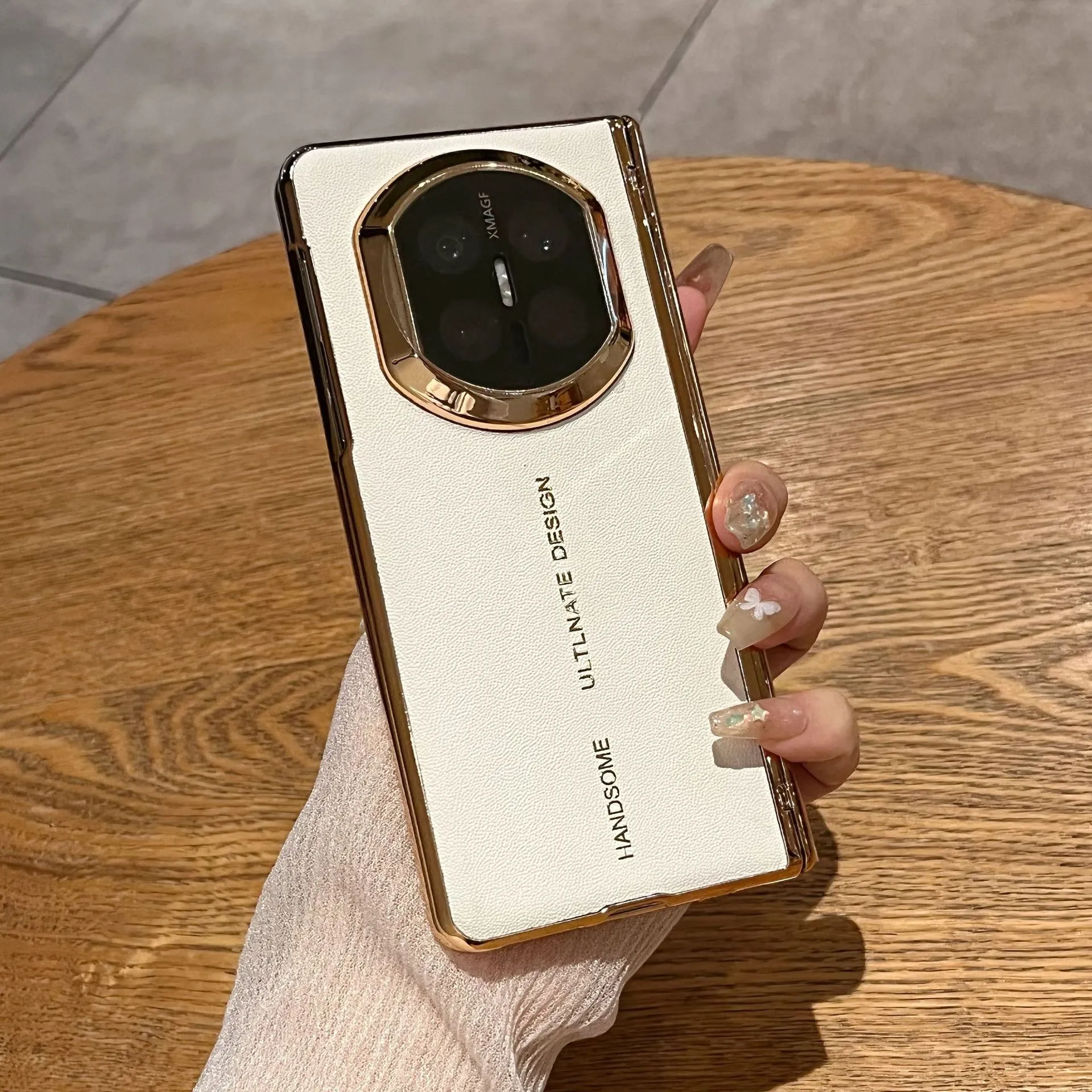Compatible with Huawei Mate X7 phone case, vegan leather solid color case, integrated hinge, drop-proof protective case.