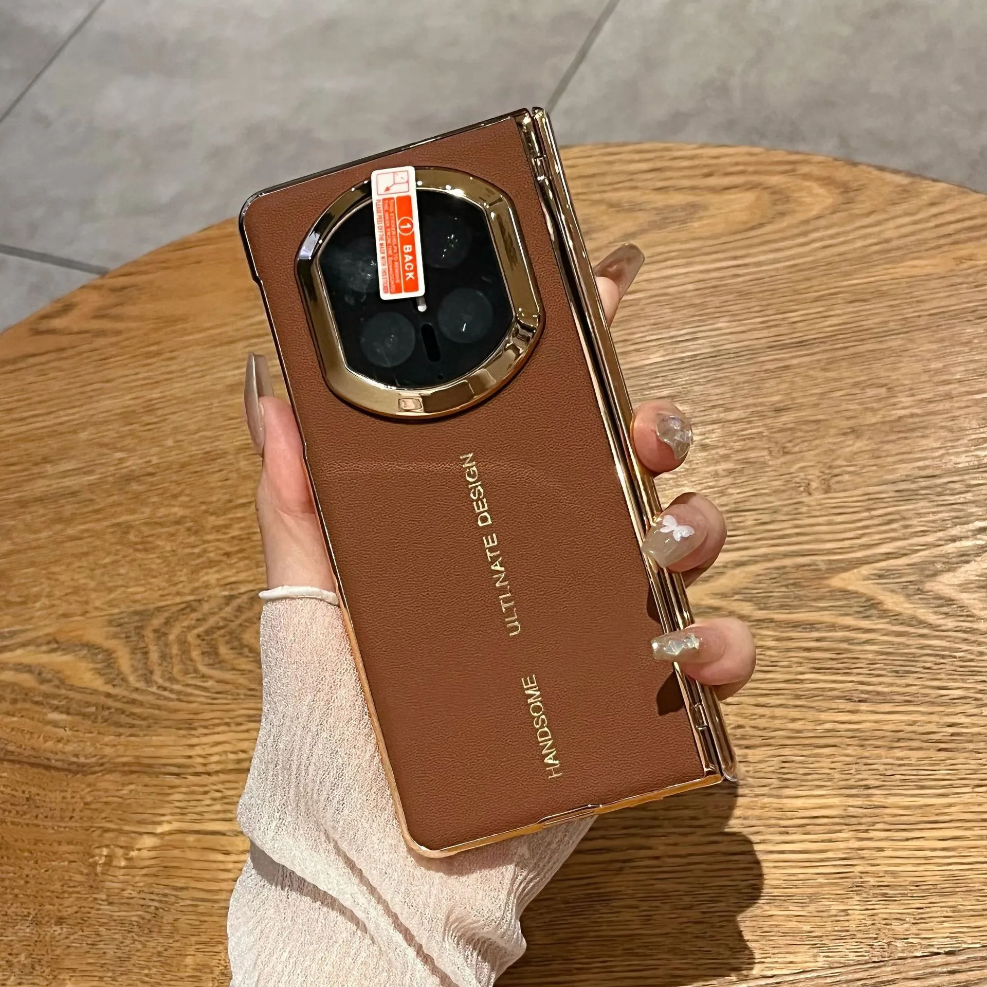Compatible with Huawei Mate X7 phone case, vegan leather solid color case, integrated hinge, drop-proof protective case.