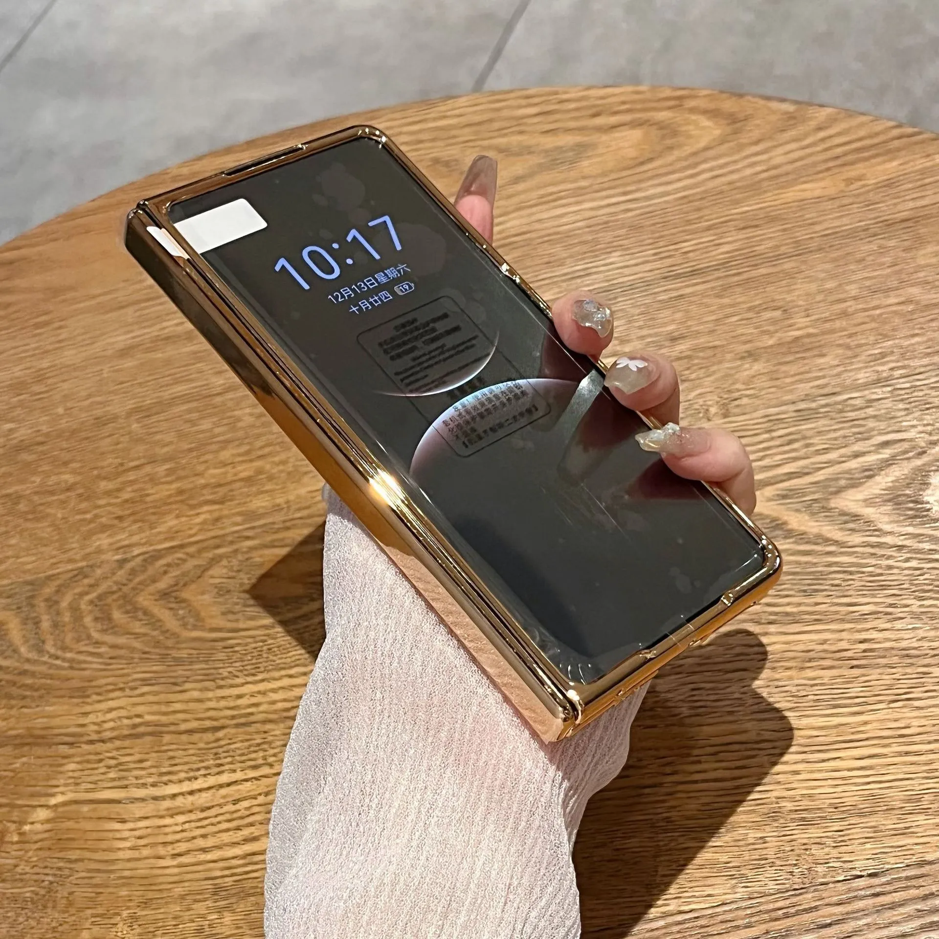 Compatible with Huawei Mate X7 phone case, vegan leather solid color case, integrated hinge, drop-proof protective case.