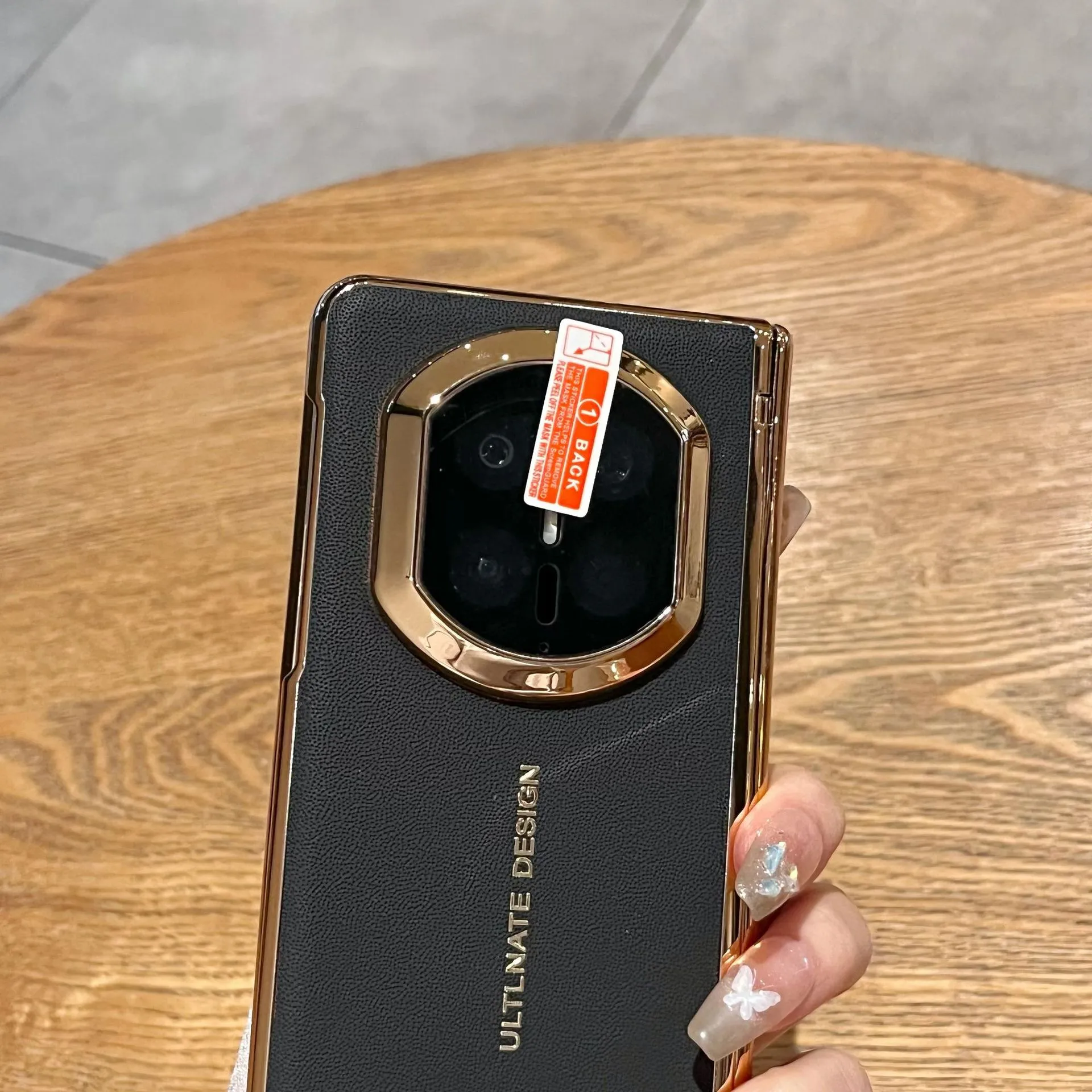 Compatible with Huawei Mate X7 phone case, vegan leather solid color case, integrated hinge, drop-proof protective case.