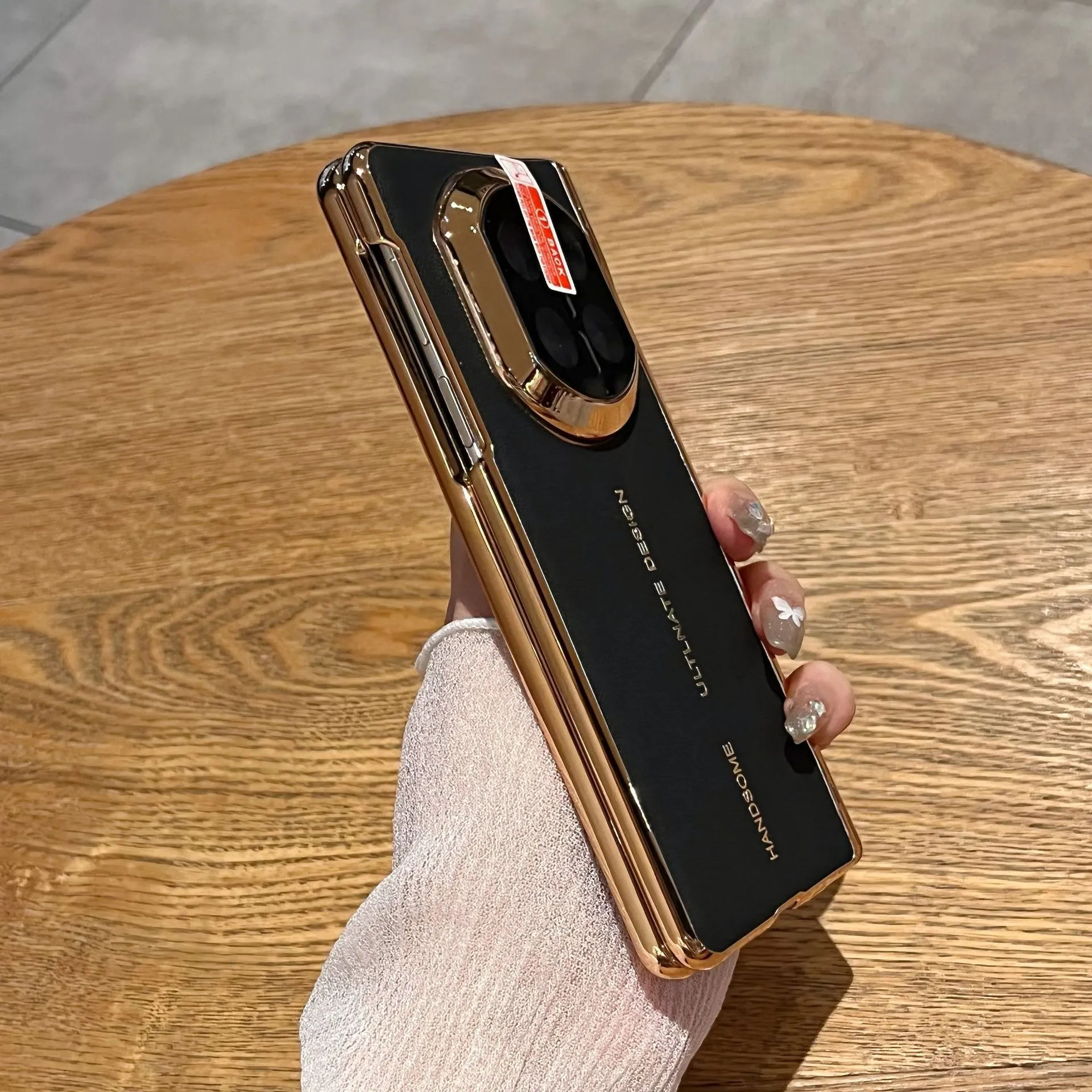 Compatible with Huawei Mate X7 phone case, vegan leather solid color case, integrated hinge, drop-proof protective case.