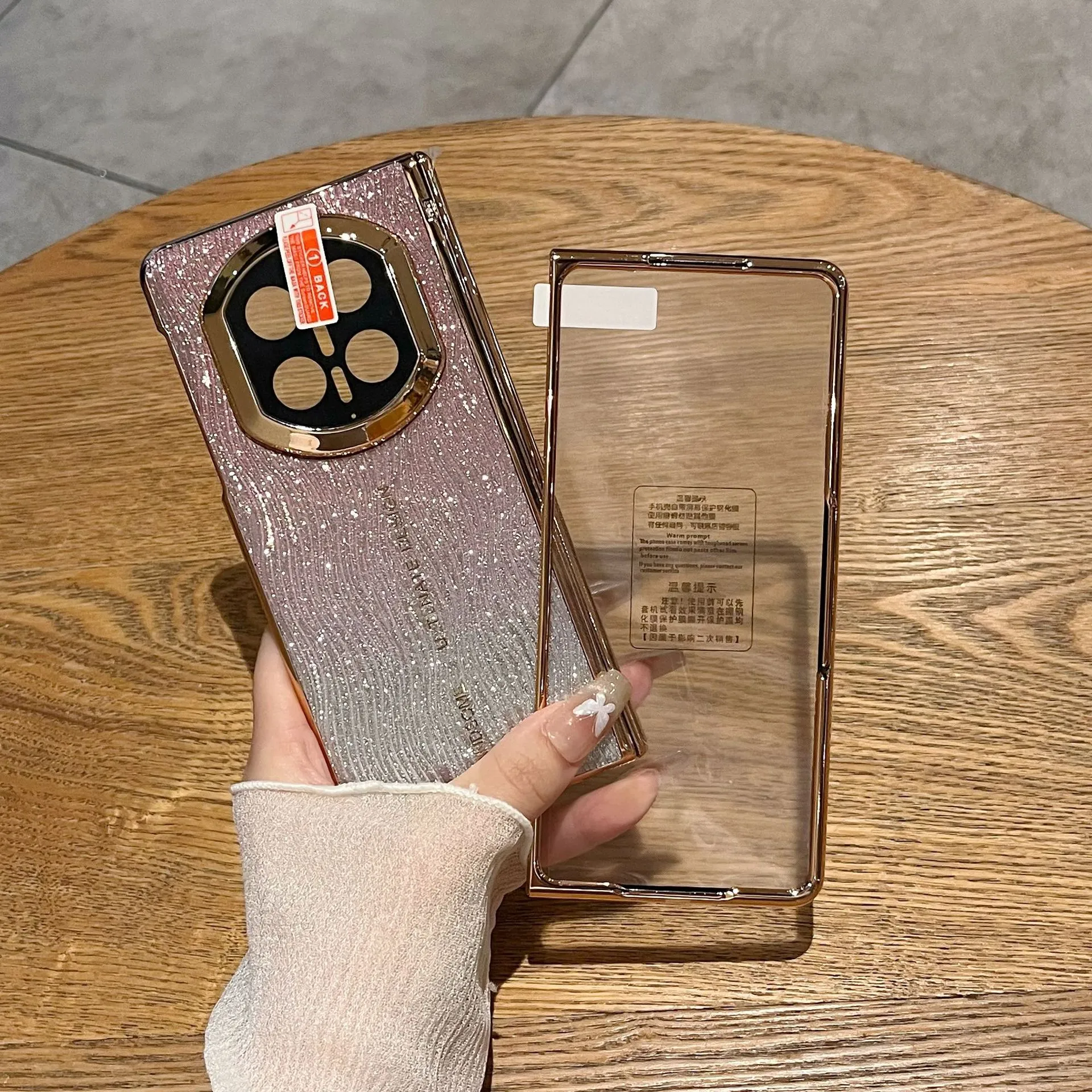 Compatible with Huawei Mate X7 phone case, Mate X7 glitter water ripple case, integrated hinge, drop-proof protective case.