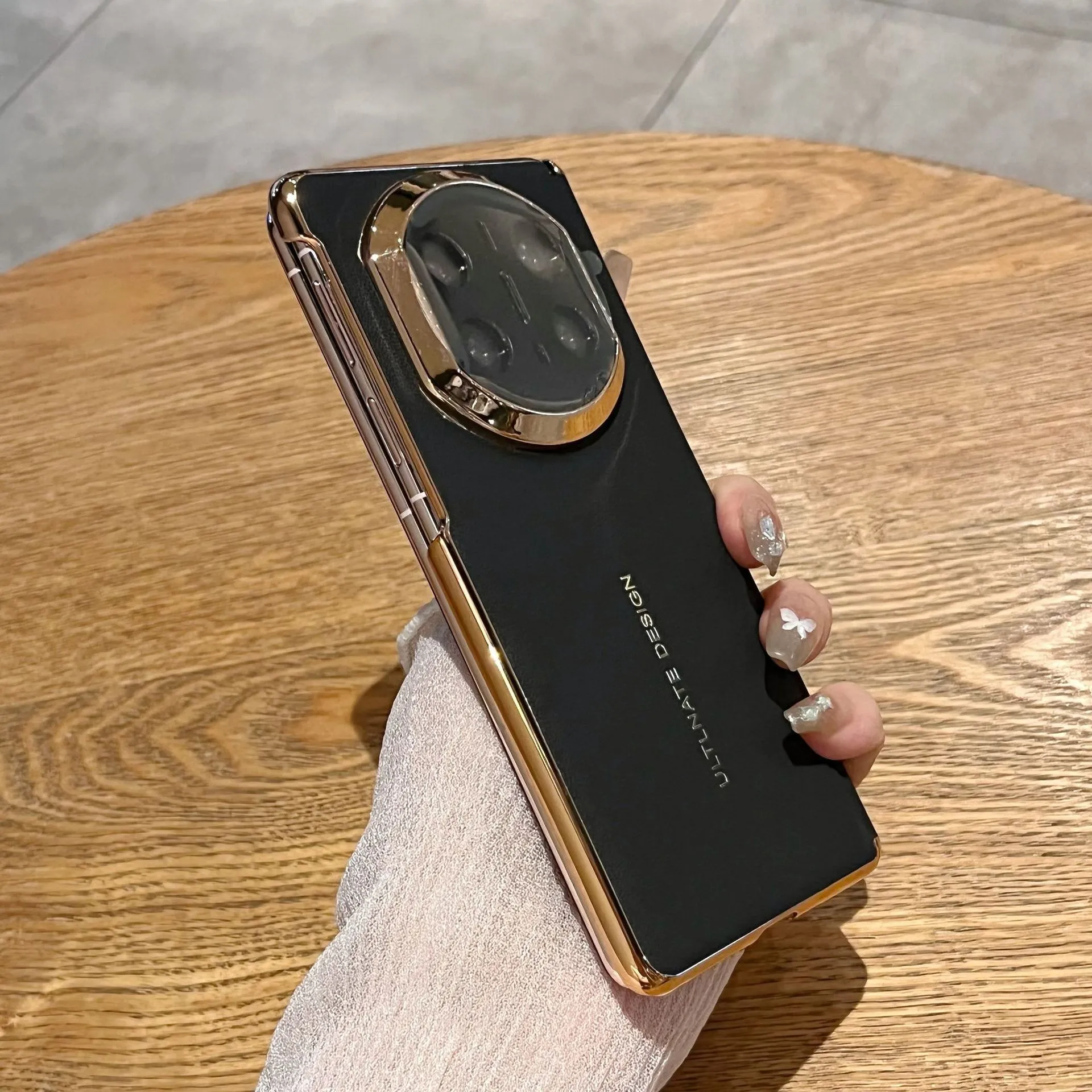 Compatible with Huawei Mate X7 phone case, instantly transforms Mate X6 into X7 vegan leather-feel electroplated hinge drop-proof protective case.