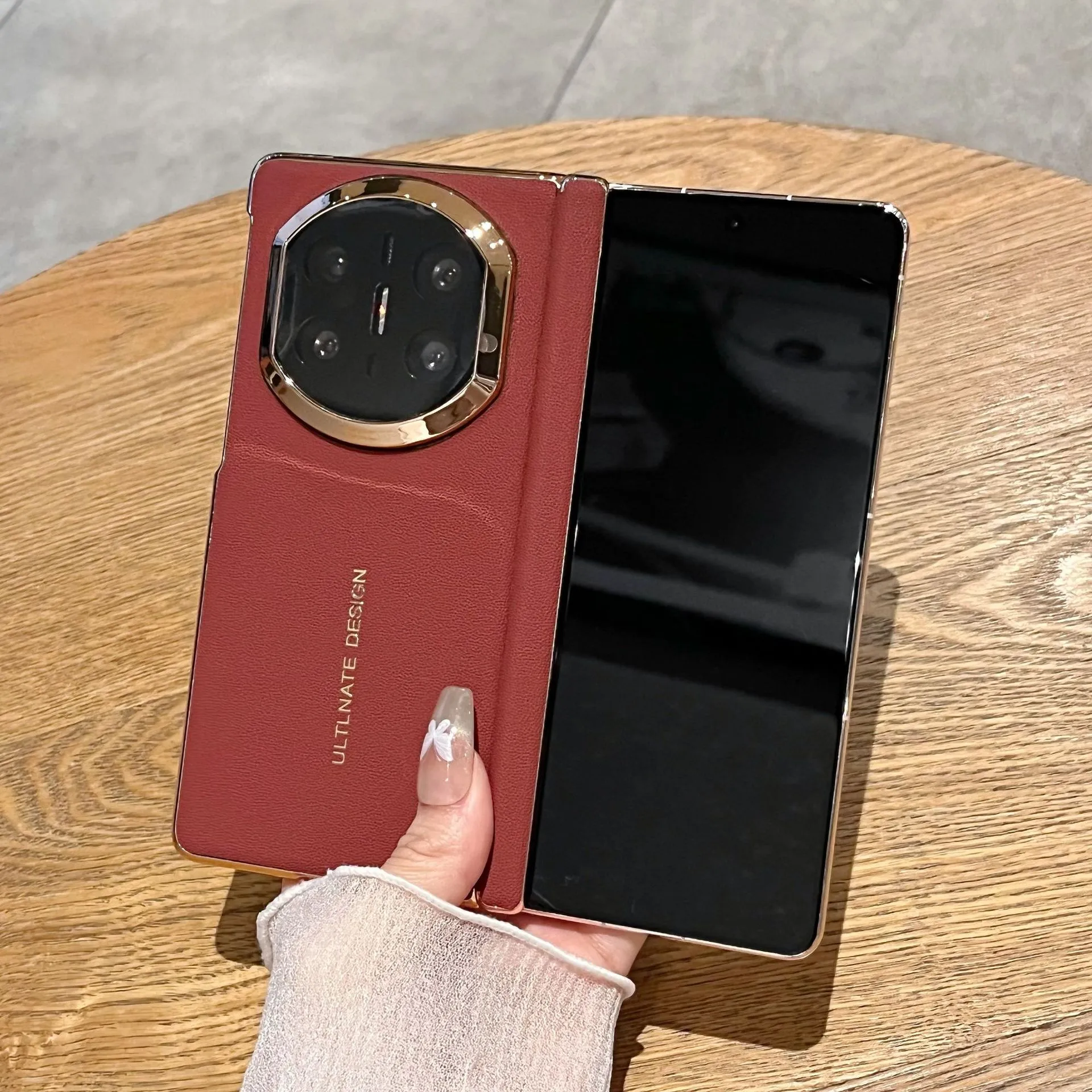 Compatible with Huawei Mate X7 phone case, instantly transforms Mate X6 into X7 vegan leather-feel electroplated hinge drop-proof protective case.