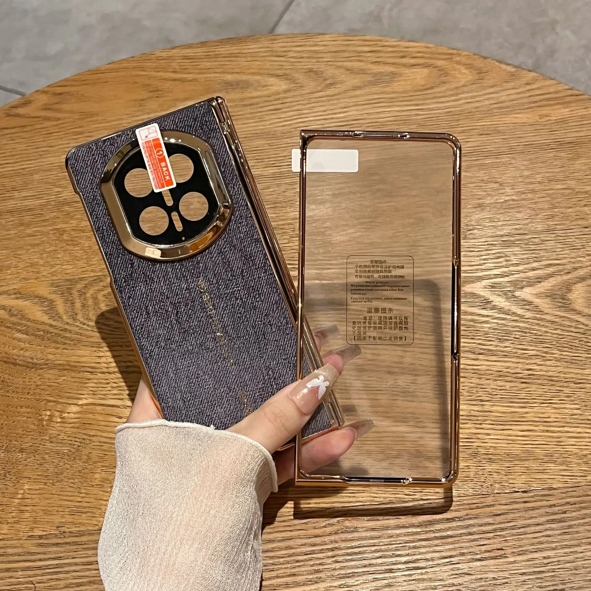 Compatible with Huawei Mate X7 phone case, vegan leather denim textured case, integrated hinge, drop-proof protective case.