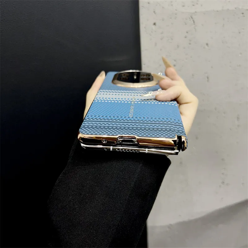 Compatible with Huawei Mate X7 phone case, Mate X7 carbon fiber texture, stylish ultra-thin drop-proof protective case