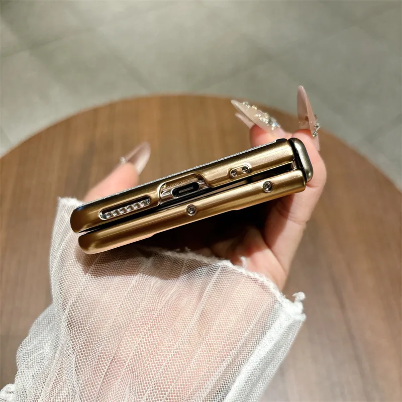 Compatible with Huawei MATE X7 and Mate X6 foldable screen glitter electroplated case with integrated hinge and drop protection.