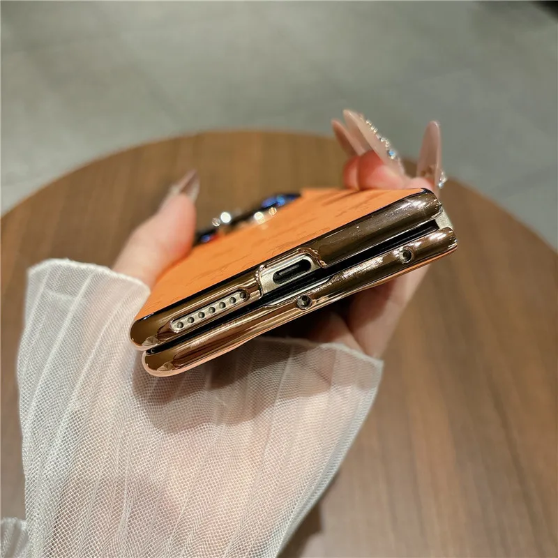 Compatible with Huawei Mate X7 and Mate X6, this Aima fashion-style leather-textured hinge protective case is drop-proof.