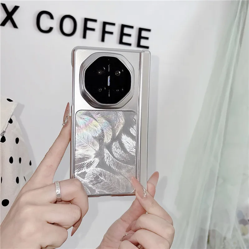 Compatible with Huawei MATE X7 and Mate X6 foldable screen, electroplated, built-in magnetic, stylish drop-proof protective case.