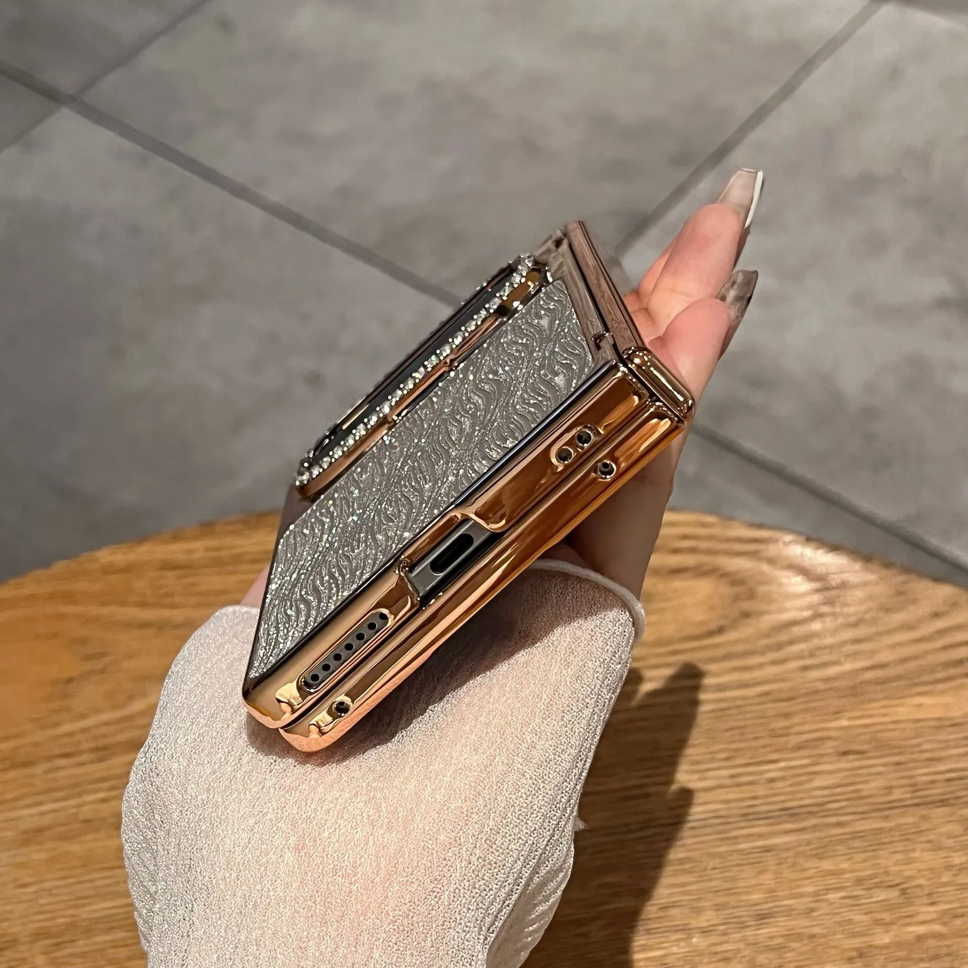 Huawei Pura X Max Phone Case, PURA X MAX Foldable Wave Glitter Electroplated Vegan Leather, Drop-Proof and Suitable