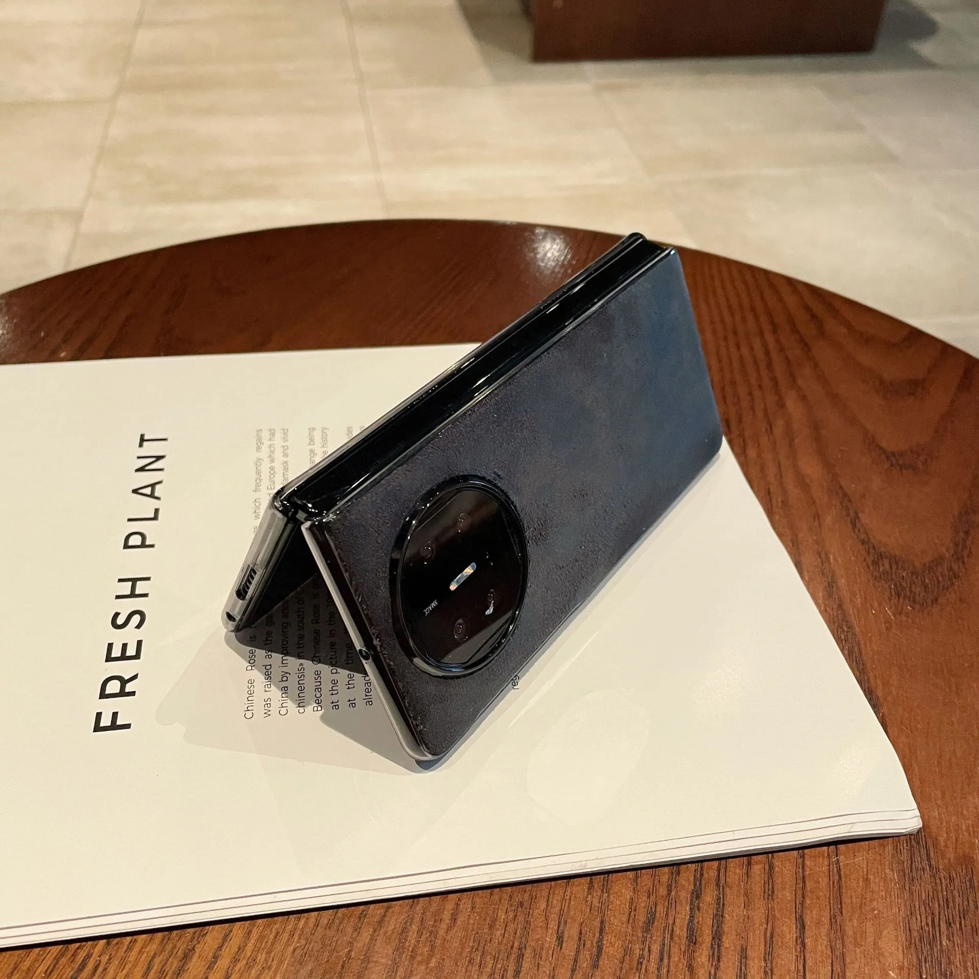 Compatible with Huawei Mate X5 phone case, MATE X5 folding solid color leather light luxury anti-drop protective case stand 5G
