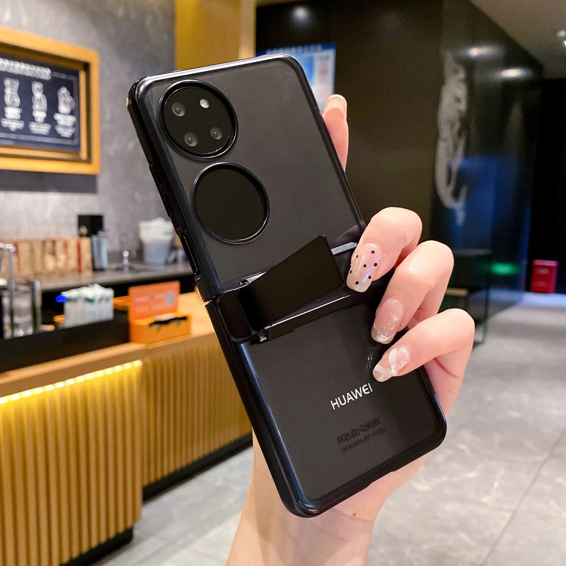 Huawei P50 Pocket phone case, foldable screen electroplated transparent protective case, P50 hinge bracket, drop-proof case.