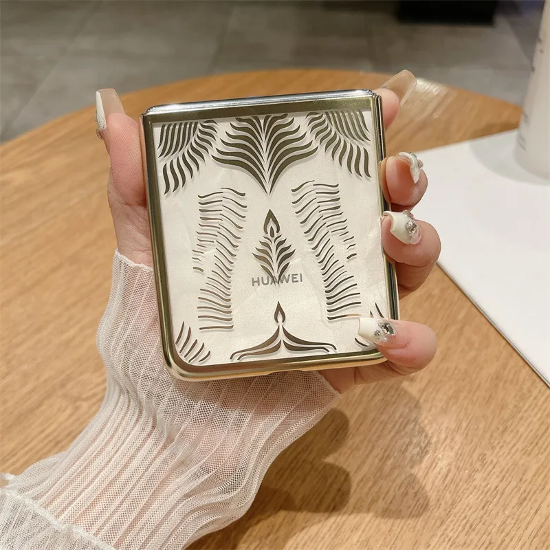 Huawei Pocket 2 foldable screen electroplated transparent case, P50 treasure box angel wing anti-drop case, suitable for drop protection.
