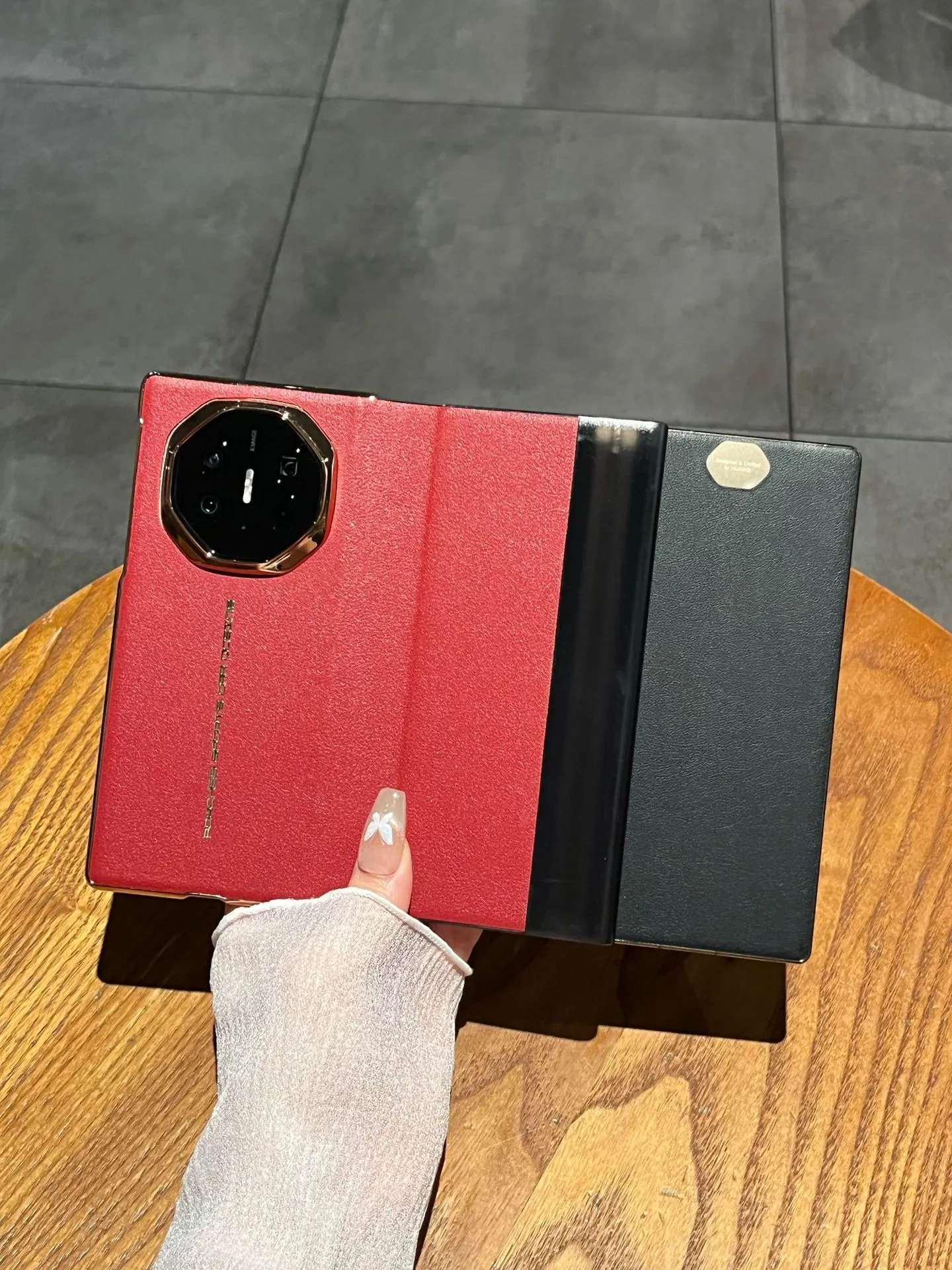Compatible Huawei MATEXT phone case, smart leather case with screen stand, folding, full-coverage, drop-proof protective case.