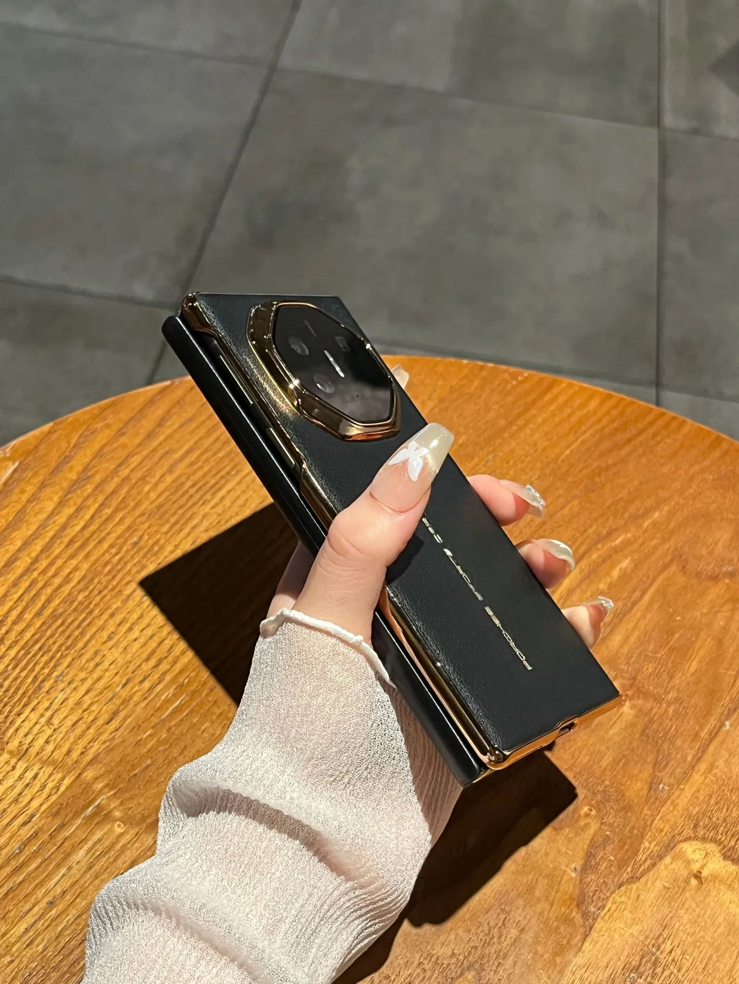 Compatible Huawei MATEXT phone case, smart leather case with screen stand, folding, full-coverage, drop-proof protective case.