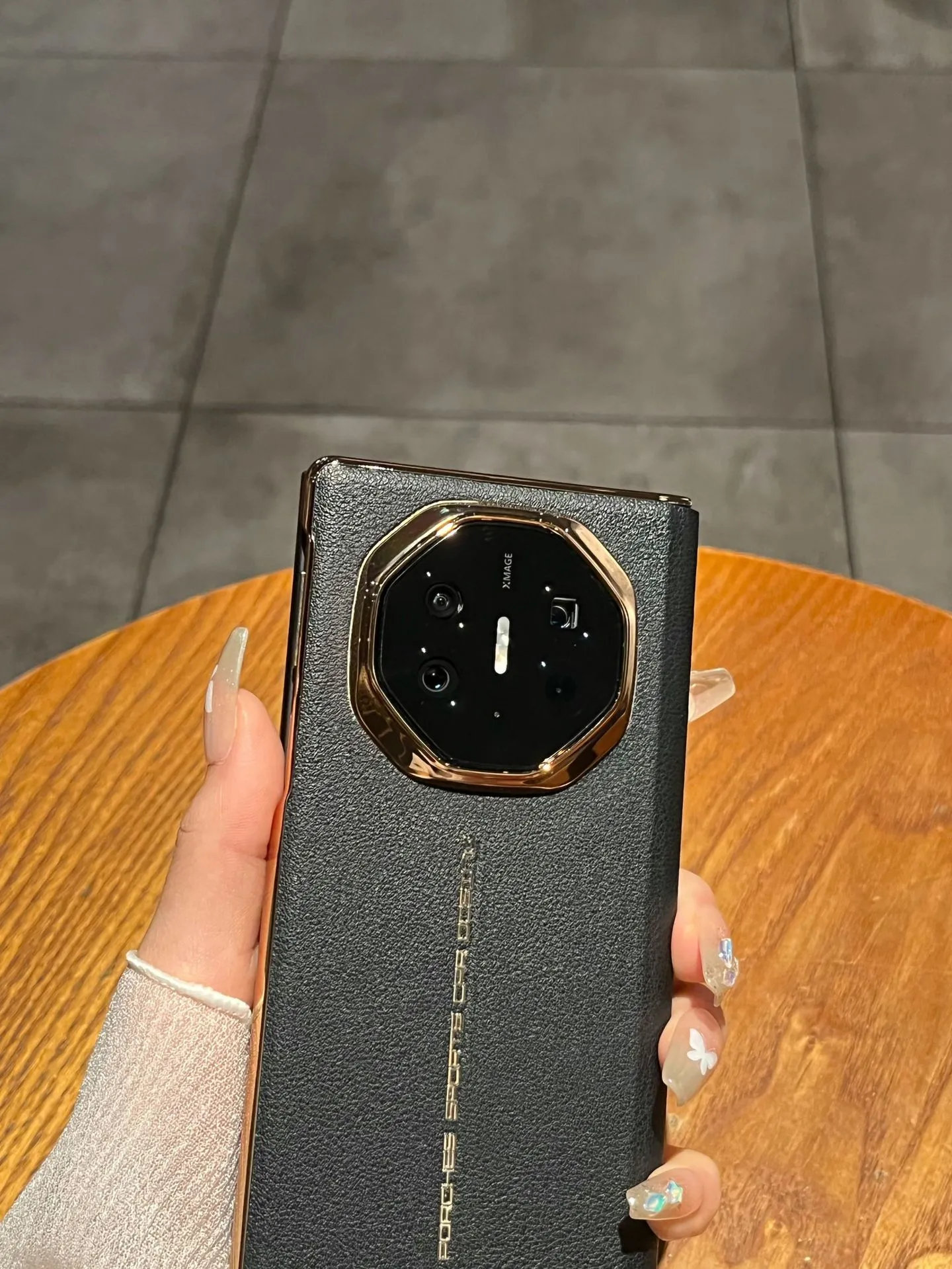 Compatible Huawei MATEXT phone case, smart leather case with screen stand, folding, full-coverage, drop-proof protective case.
