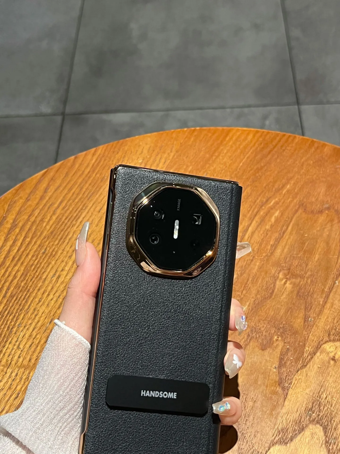 Compatible Huawei MATEXT phone case, smart leather case with screen stand, folding, full-coverage, drop-proof protective case.