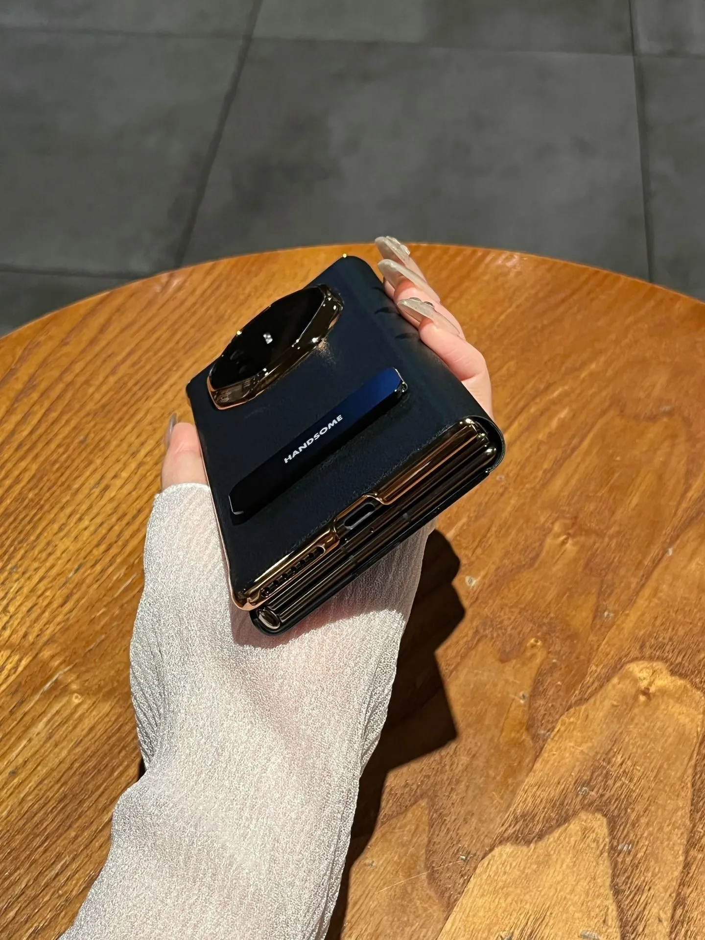Compatible Huawei MATEXT phone case, smart leather case with screen stand, folding, full-coverage, drop-proof protective case.