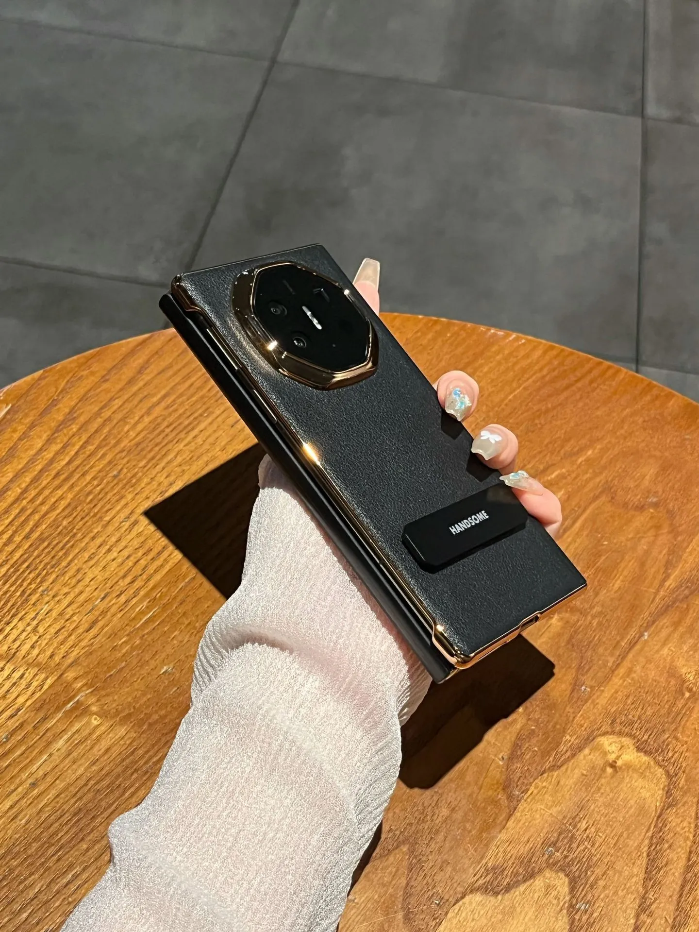 Compatible Huawei MATEXT phone case, smart leather case with screen stand, folding, full-coverage, drop-proof protective case.