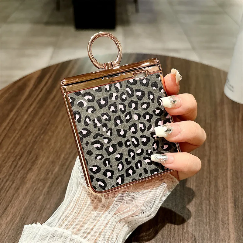 Suitable for Honor Magic V Flip phone cases with foldable screens, featuring luxurious electroplated leopard print for drop protection.