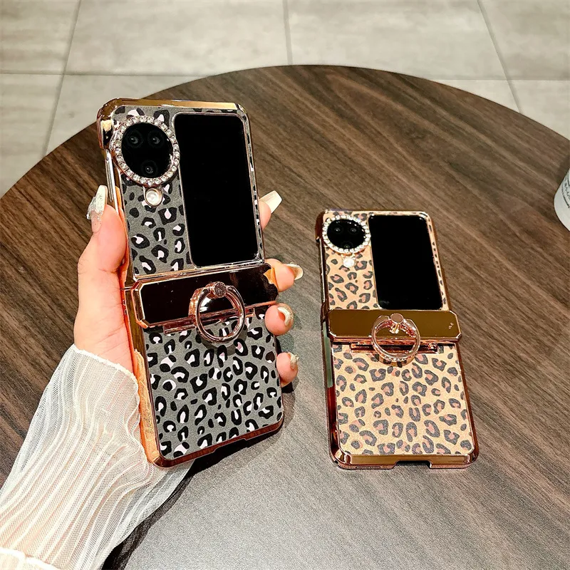 Compatible with OPPO Find N3 Flip phone case, leopard print stand, N3FLIP full-coverage hinge case, drop-proof protective case.