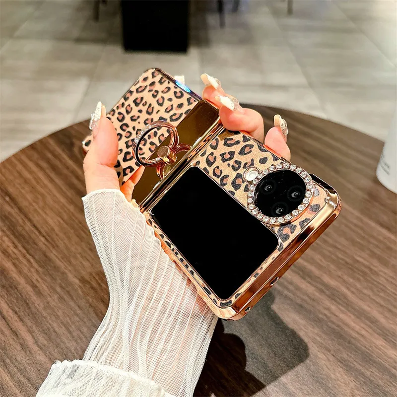 Compatible with OPPO Find N3 Flip phone case, leopard print stand, N3FLIP full-coverage hinge case, drop-proof protective case.