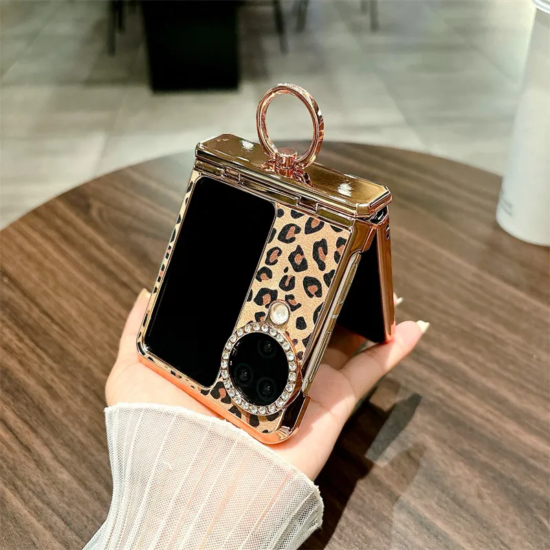 Compatible with OPPO Find N3 Flip phone case, leopard print stand, N3FLIP full-coverage hinge case, drop-proof protective case.