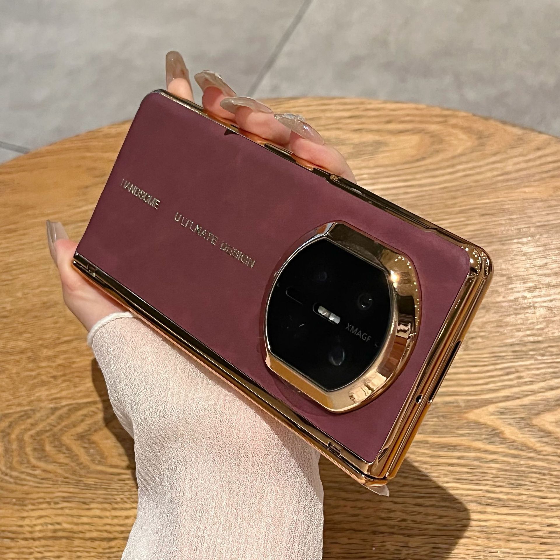Compatible with Huawei Mate X7 phone case, vegan leather lambskin textured case, integrated hinge, drop-proof protective case. - Wine-colored shell with sheepskin texture Huawei Mate X7