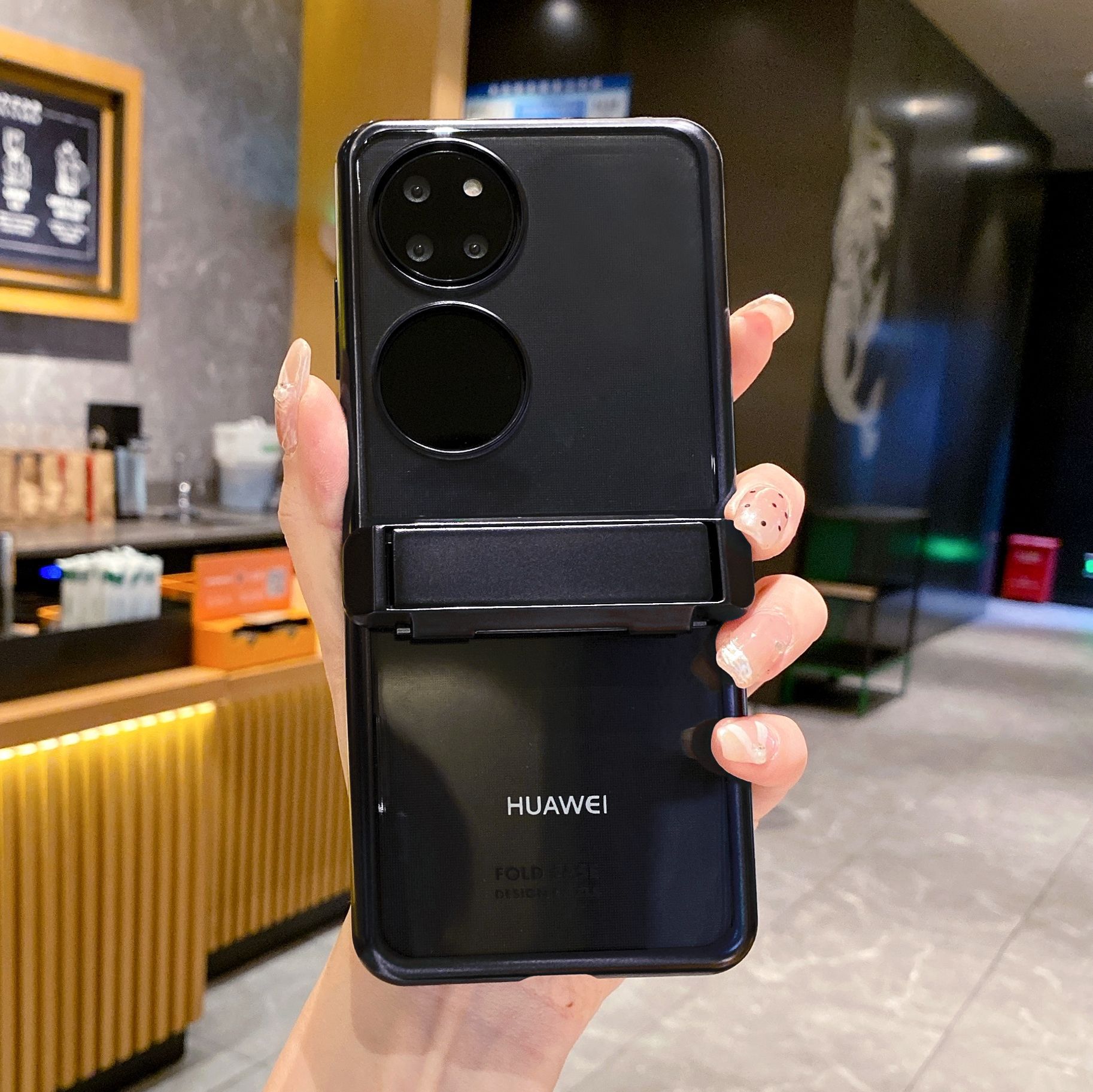 Huawei P50 Pocket phone case, foldable screen electroplated transparent protective case, P50 hinge bracket, drop-proof case. - Cool Black Phantom Stand Huawei P50 Pocket